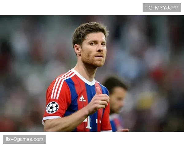 赛前发布会，哈维-阿隆索回应拜仁帅位传闻称“专注当下”